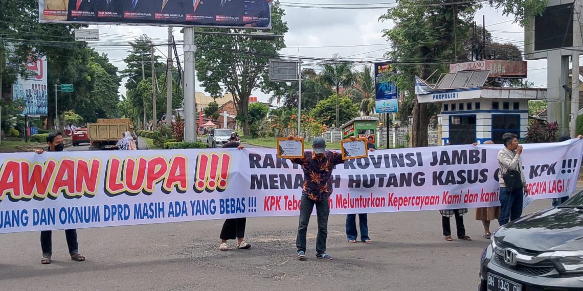 KPK Didesak Tuntaskan Kasus Suap di Jambi, Nama Bupati Tebo dan Anggota DPRD Provinsi Aktif Disebut