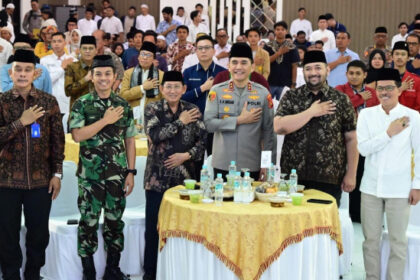 Terduga Korupsi SPJ Fiktif Pinto Tampak Harmonis dengan Kapolda Jambi, Ada Apa? b137dbd0 87a1 4992 8aa1 d67b42a1ad2a